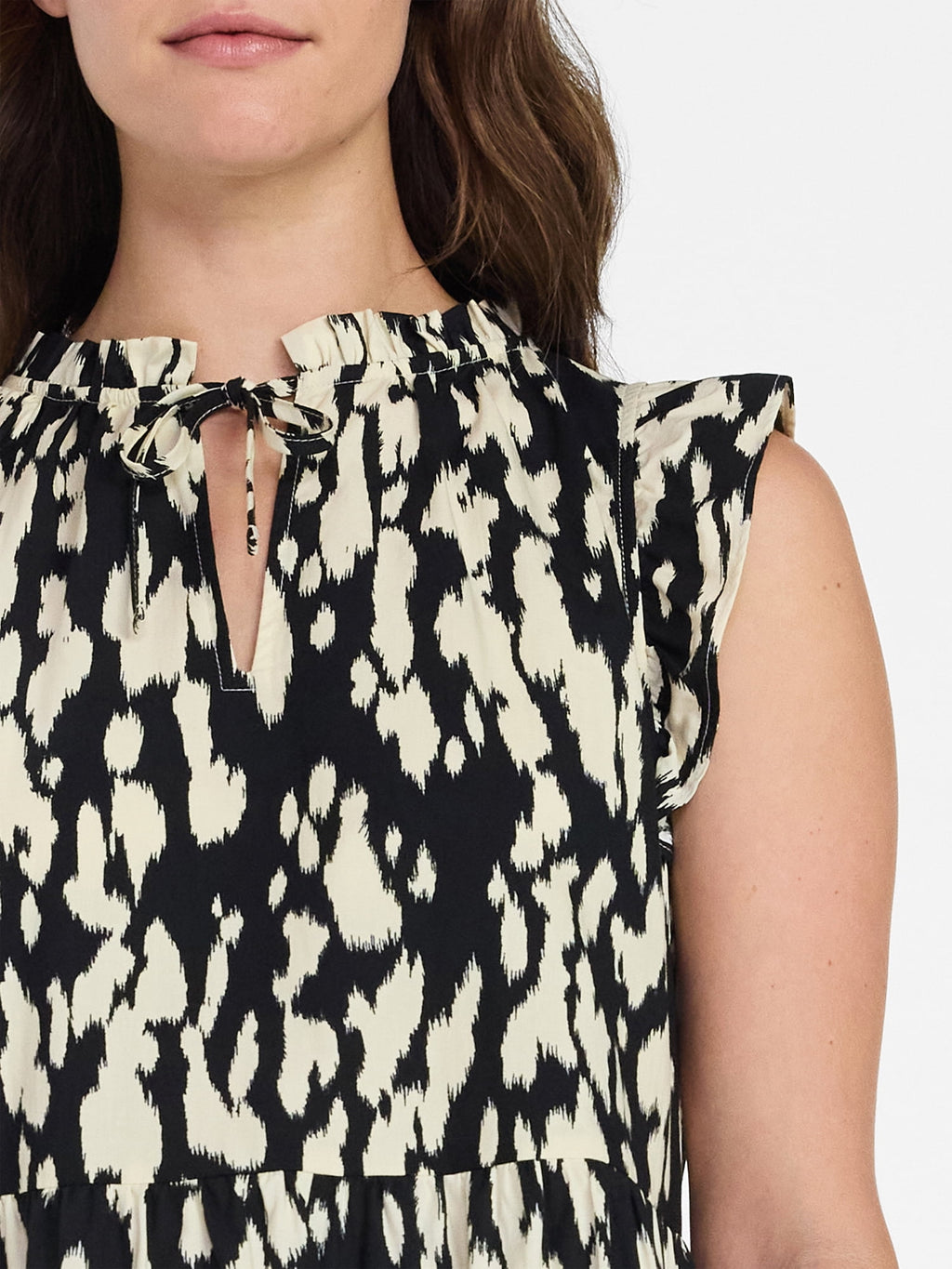 Time and Tru Women’s and Women’s Plus Flutter Sleeve Cotton Mini Dress, Sizes XS-4X