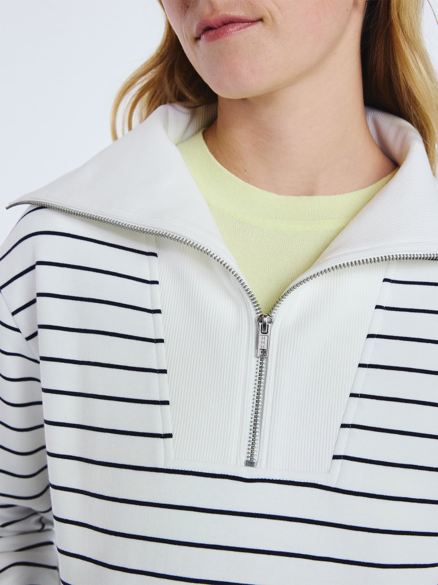 Free Assembly Women's and Women's Plus Sailor Collar Sweatshirt with Long Sleeves, Sizes XS-4X