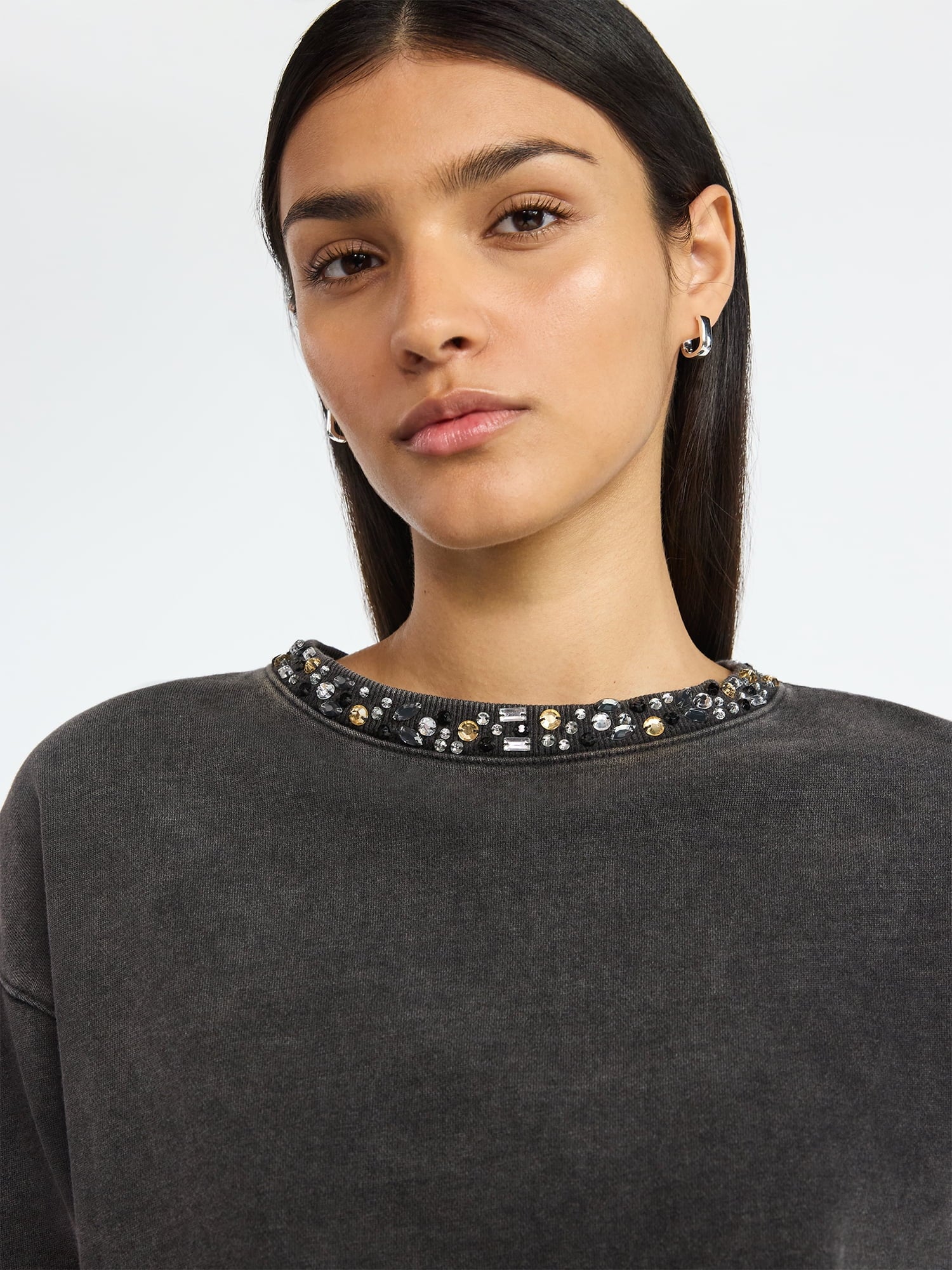 Scoop Women’s and Women's Plus Mineral Washed Rhinestone Crewneck Sweatshirt, Sizes XS-4X