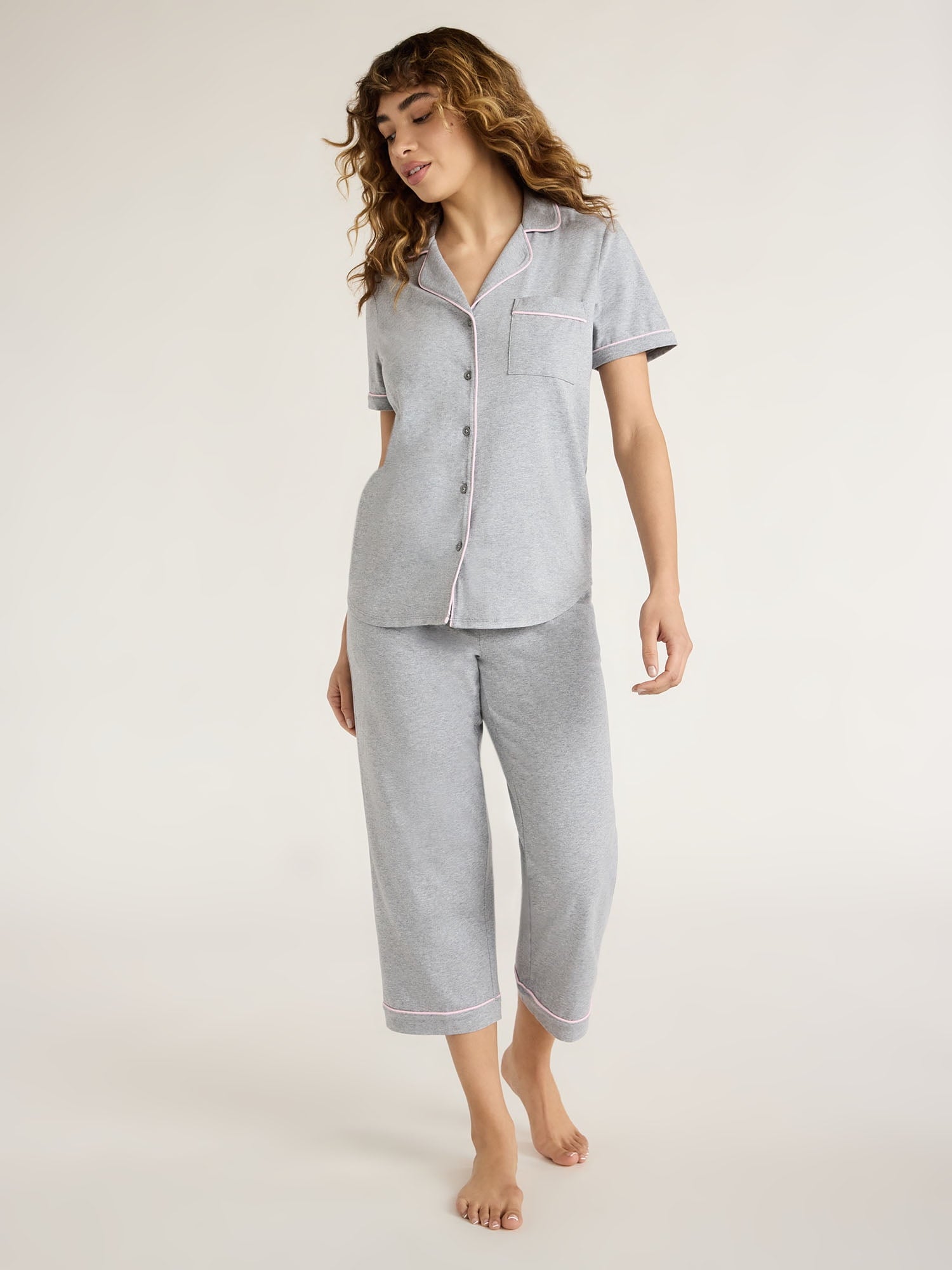 Joyspun Women's Cotton Blend Notch Collar Top and Capri Pants Pajama Set, 2-Piece, Sizes S to 4X