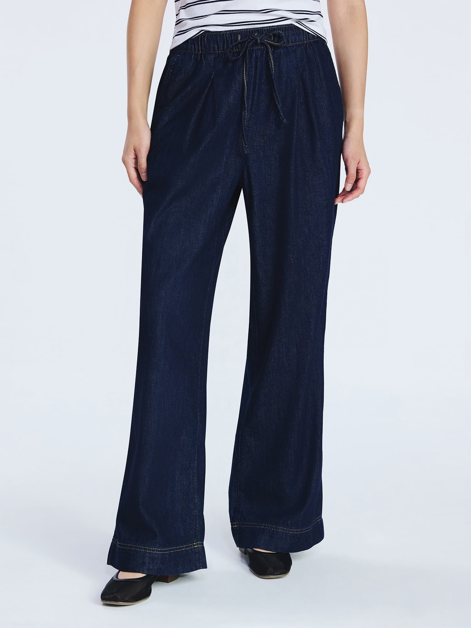 Free Assembly Women's and Women's Plus Loose Fitting Wide Leg Jeans with Adjustable Tie Waist, 29”, 31" and 33" Inseam, Sizes XXS-4X