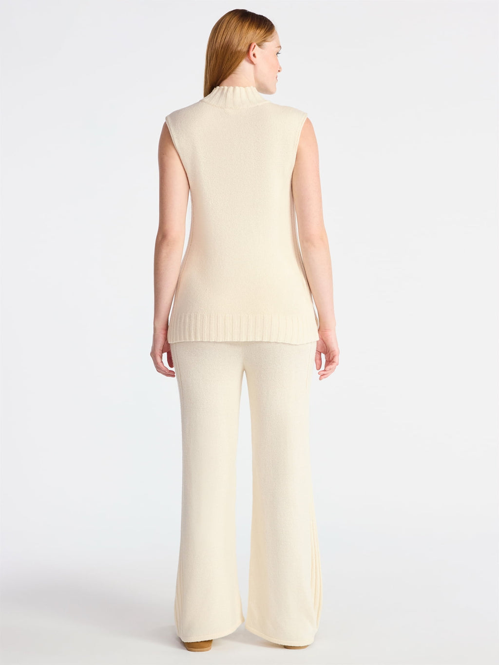 Time and Tru Women's Sleeveless Turtleneck Top and Pants Sweater Outfit Set, 2-Piece, Sizes XS – XXXL