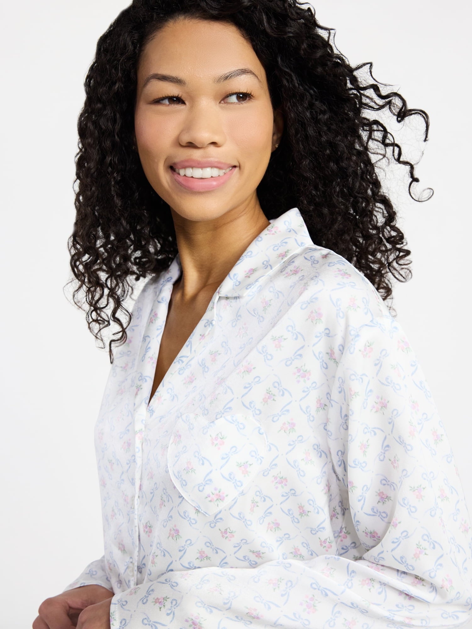 No Boundaries Sleepwear Satin Long Sleeve Button-Up Top and Shorts Set, 2-Piece, Women’s XS-XXL