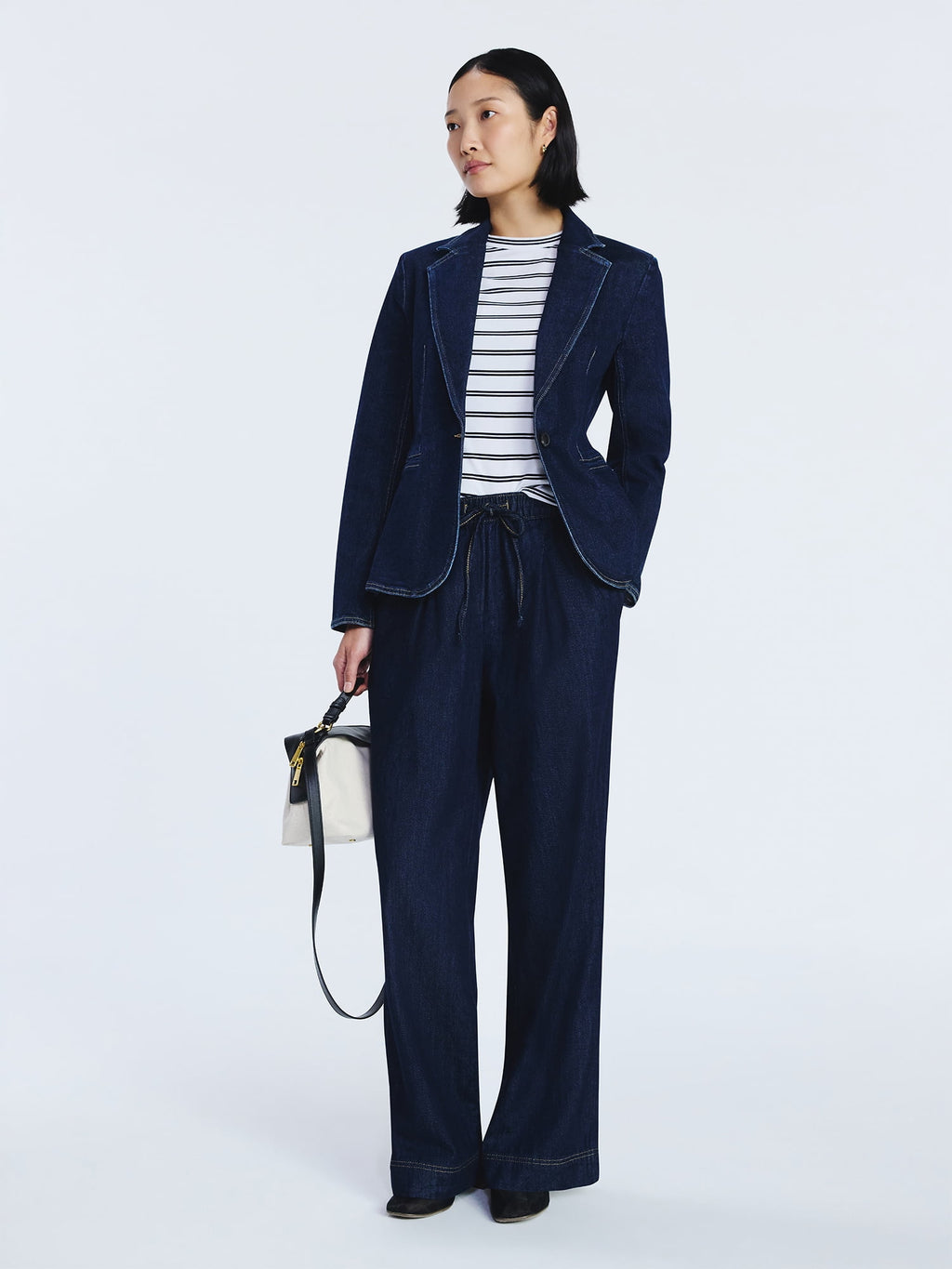 Free Assembly Women's and Women's Plus Loose Fitting Wide Leg Jeans with Adjustable Tie Waist, 29”, 31" and 33" Inseam, Sizes XXS-4X