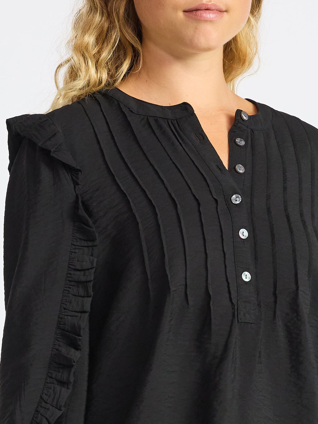 Time and Tru Women's Pintuck Ruffle Blouse with Long Sleeves, Sizes XS – XXXL