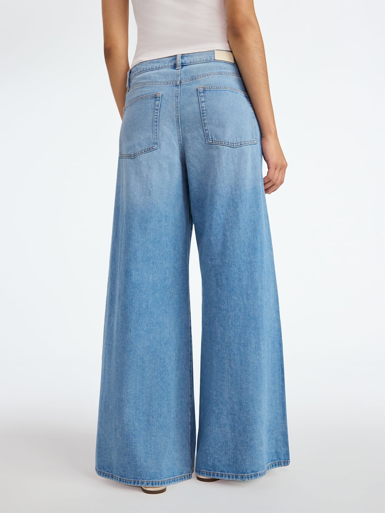 Scoop Women's and Women’s Plus Wide Leg Jeans with Faux Pearl Accents, Sizes 0-26W